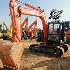 Mini-excavatrice Hitachi ZX70 d'occasion, marque japonaise, 7 tonnes, sur chenilles en caoutchouc, avec moteur Yanmar et groupe motopropulseur. - Product Image 4