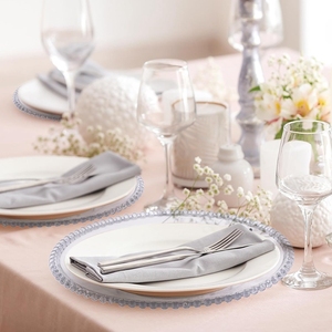 จานรองแก้วพลาสติกใสขนาด 13 นิ้ว แบบมีลูกปัด ขายส่งจำนวนมาก สำหรับงานแต่งงาน งานเลี้ยง งานเฉลิมฉลองฟุตบอล - Product Image 3