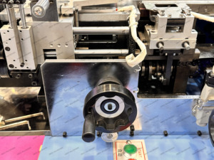 Machine textile automatique de dé<span class=keywords><strong>coupe</strong></span> et d'endiage d'étiquettes, super et grande spécification - Product Image 5