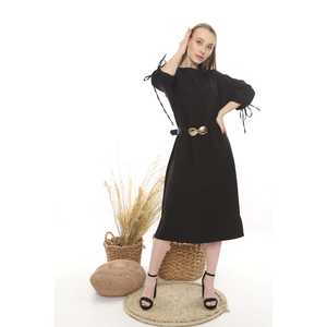 ท็อปช็อปชุดเดรสสีดำ คอโอ ผ้าเครป ผ่าเอว ใส่สบายเป็นธรรมชาติ เหมาะสำหรับใส่ในตอนเย็น - Product Image 3