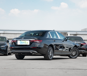 2024 Luxury E260 L avec système de navigation par satellite à déplacement de 2.0 L, toit ouvrant électrique - Product Image 3