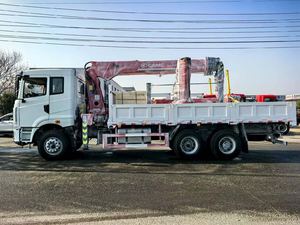Grue télescopique sur <span class=keywords><strong>camion</strong></span> de 3,2, 5, 8, 10, 12, 16 tonnes, fournie par l'usine chinoise, en vente - Product Image 4