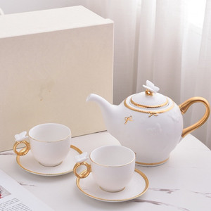 Service à thé et à café best-seller, blanc, gaufré, avec bordure dorée, motif papillon - Product Image 1