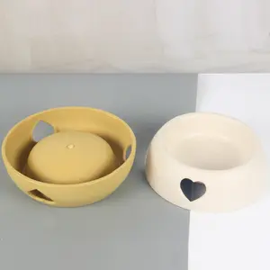 Accessori per animali domestici di lusso simpatici alimenti per cani a forma di cuore ciotola di plastica Multi colore per animali domestici ciotola