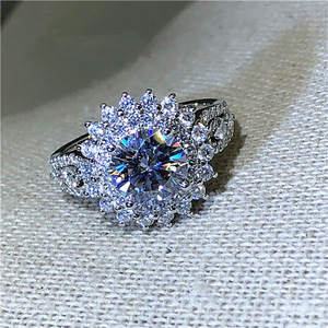 Anello Nuziale di Lusso per Donne, Stile Europeo, Elegante Gioiello da Sposa, Regalo per Feste e Uso Quotidiano - Product Image 3