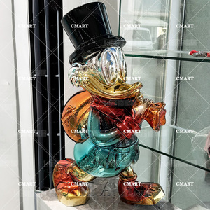 Venta Directa al por Mayor Nuevo Diseño Famosa Estatua de Pato Scrooge Modelo de Pato Donald con Bolsa de Dinero Escultura de Resina - Product Image 5