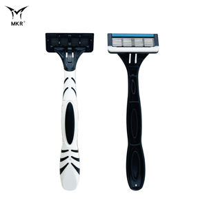 Maquinilla de Afeitar de Alta Calidad con <span class=keywords><strong>Mango</strong></span> de Goma y 6 Cuchillas para <span class=keywords><strong>Hombre</strong></span>, de MKR Factory <span class=keywords><strong>Outlet</strong></span> - Product Image 1