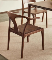 Silla de Comedor Contemporánea de Madera Maciza de Alta Calidad con Respaldo, Silla de Estilo Moderno con Brazos de Nogal Negro