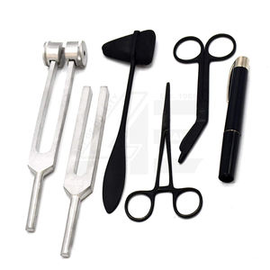 Ensemble de 6 pièces de qualité médicale en acier inoxydable : Ciseaux à pansements, Lampe torche, Diapason C 128+C 512, Pinces - Product Image 2