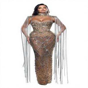 Vestido de Novia de Lujo Estilo Europeo Americano, Nuevo, Sexy, con Escote en V Profundo, Cola de Pez, Encaje, Largo hasta el Suelo, con Sujetador Incorporado - Product Image 1