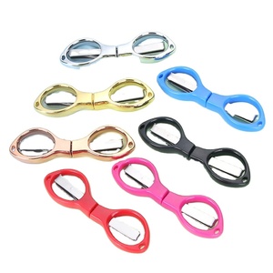 Tijeras Plegables Mini Portátiles, Hoja de Acero Inoxidable, Herramienta de Maquillaje y Belleza Segura para Viajes - Product Image 1