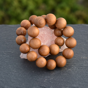 Mala de méditation traditionnel fini en bois de santal avec des perles marron doré foncé naturel Taille 4mm-30mm Marque Riddhi Siddhi - Product Image 4