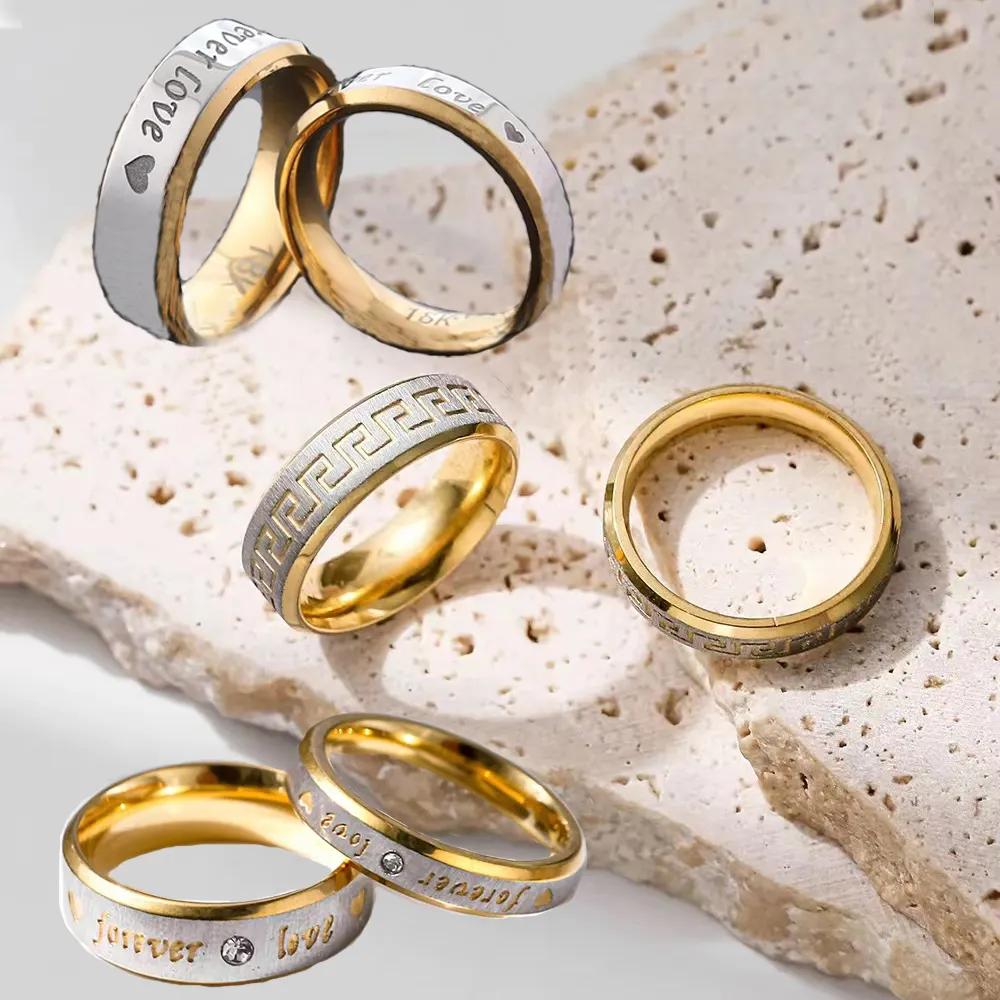 ステンレス鋼のカップルリング万里の長城パターンダイヤモンドチタン鋼の結婚式の婚約指輪セット約束リング