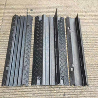 Rampe de câble de chariot protecteur d'événement extérieur/rampe de câble de protecteur de câble en caoutchouc 1/2 / 3/4 / 5 canaux