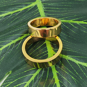 Anillo liso de acero inoxidable para parejas mayores, Círculo de textura simple, Moderno - Product Image 3