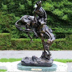 Decoração de jardim antigo metal grande remington bronze escultura, cowboy estátua de cavalo à venda
