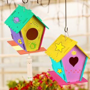 Kit de maison d'oiseau en bois pour jardin Cages à oiseaux suspendues décoratives personnalisées avec peintures pour enfants Kit de bricolage en bois maison d'oiseau - Product Image 4