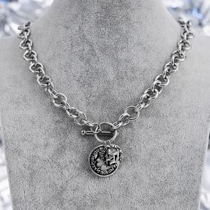 สร้อยคอเหรียญสแตนเลสขัดเงาคุณภาพสูงแบบกำหนดเอง เครื่องประดับจี้ห้อยคอ-จี้และเครื่องประดับแฟชั่น - Product Image 2