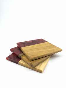 Ensemble de dessous-de-verre en résine naturelle et bois pour la maison et le bureau, protégeant les surfaces des déversements, de la chaleur et des rayures, avec un design unique et magnifique - Product Image 4