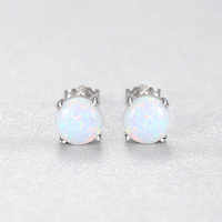 CZCITY Boucles d'oreilles clous délicates géométriques rondes en opale synthétique plaqué or argent sterling 925 à 4 griffes pour filles et femmes