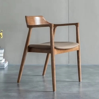Chaise de salle à manger Hiroshima de style scandinave élégant VL Decoout, en bois de frêne massif nordique et cuir PU, pour restaurant