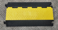 Pont de câbles de rampe de chemin de câbles jaune et noir en caoutchouc et plastique de bonne qualité à 5 canaux