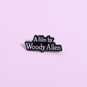Un <span class=keywords><strong>film</strong></span> de Woody Allen broche émail broche célèbre comédie réalisateur Badge revers sac à dos broche drôle bijoux cadeau - Product Image 3