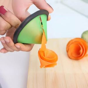 Spiraliseur manuel créatif pour légumes avec logo personnalisé imprimé à l'écran, gadgets de cuisine - Product Image 2