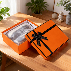 Scatole regalo in cartone con coperchio quadrato e base personalizzate per scarpe e vestiti - Product Image 2