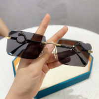 Gafas de sol New TIDE Girl Anti Ultraviolet Strong Light Show Face Gafas de sol pequeñas Street Shooting Online Celebrity Glasses