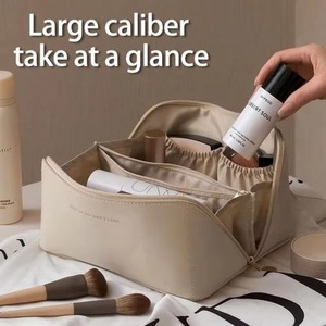 Bolsa de Aseo de Viaje de PU, Fábrica BSCI, Bolsa de Cosméticos de Cuero Vegano para Mujer, Impresión Digital Premium Personalizada de Fábrica, Cosméticos y Maquillaje - Product Image 3