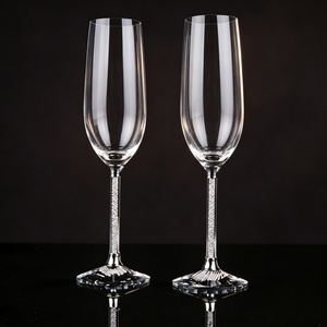 Copas de Cristal Hechas a Mano para Brindis, en Par, con Base Llenada de Diamantes, Estilo Romántico Francés, para Ceremonia de Boda, Capacidad de 220 ml - Product Image 5