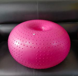 USMILEPET PVC Dog <span class=keywords><strong>Training</strong></span> Donut Ball com Massagem Pontos Core Fortalecimento Exercício Ferramenta para Canine Fitness - Product Image 4