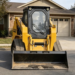 Chargeuse compacte sur chenilles Cougars CG67T fiable avec moteur 75 CV et cabine climatisée pour flottes de <span class=keywords><strong>location</strong></span> d'équipements, certifiée CE - Product Image 1