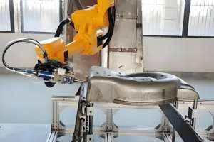 自動車用アルミ合金フレーム3Dロボットファイバーレーザー切断機3000w共同切削穴と切削ギャップ - Product Image 2