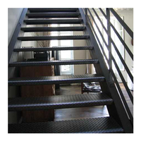 Escalier en colimaçon en acier au design moderne personnalisé avec marches en bois pour cour extérieure ou appartement