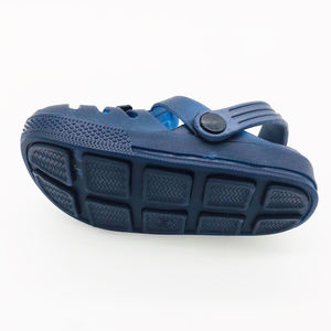 En gros <span class=keywords><strong>pas</strong></span> <span class=keywords><strong>cher</strong></span> doux enfants EVA sabots chaussures de jardin d'enfants en plein air décontracté sandales en plastique pantoufles de glissière pour garçons et filles - Product Image 6