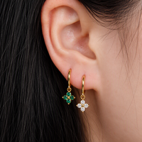 Anting bunga tulang rawan CZ daun zirkonia semanggi anting menjuntai keberuntungan perhiasan wanita hadiah Festival