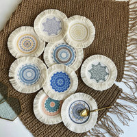 Napperon de table en papier tressé style bohème avec pompons pour la décoration de la maison, idéal pour les cafés et comme dessous de bol
