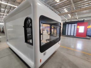 Camion de restauration mobile sur mesure avec cuisine complète pour pizzas, tacos et autres plats – Idéal pour les événements et la vente ambulante - Product Image 3