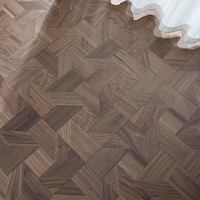 Parquet en bois de style vintage, surface en chêne fumé brun pour les projets de mosquées et de palais