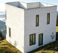 Maison préfabriquée architecturale audacieuse à deux étages, maison modulaire de luxe avec verre incurvé, maison modulaire contemporaine à vue panoramique