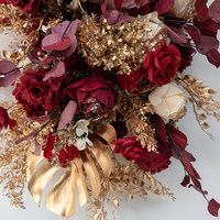 Décor floral rectangulaire personnalisable en soie dorée bordeaux de luxe pour arche de mariage, location événementielle et vitrine de magasin
