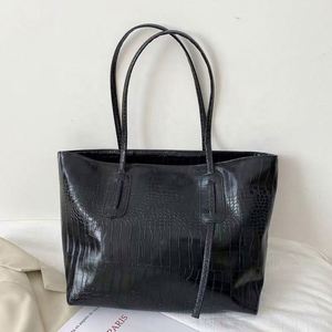 Sac fourre-tout en cuir PU, sac à bandoulière Hobo, sac à main de shopping grande capacité, sacs d'affaires pour l'université - Product Image 5