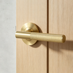 Maniglia per Porta in Ottone Satinato SS304, Design Elegante per Hotel, Uffici e Ville - Product Image 2