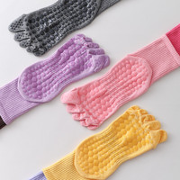 Chaussettes de sport antidérapantes et antibactériennes en coton pour femmes, au-dessus du genou, à cinq doigts, pour Pilates, Yoga, Fitness et Danse, avec grip, vente en gros