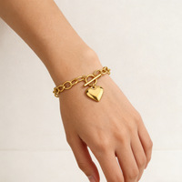 Bracelet en acier inoxydable en forme de cœur, best-seller, mode rétro pour femmes, polyvalent, bracelet en acier titane plaqué or 18 carats avec fermoir OT