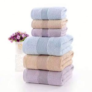 Toalla de Baño Cuadrada Desechable de Lujo para Hotel y Spa, de Microfibra de Bambú Blanca, Tejida, Antimicrobiana, de Secado Rápido, con Logotipo Personalizado de Fábrica China - Product Image 1