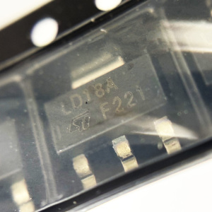 Vente directe des fabricants : Régulateur linéaire à sortie fixe 1,8 V, meilleure qualité, conforme RoHS, puce de régulateur à faible chute de tension - Product Image 2