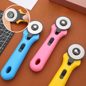 Chất Lượng Cao Đa-Màu Sắc 45Mm An Toàn Rotary Cutter Nhựa Xử Lý Cao Carbon Lưỡi Thép DIY Tiện Ích Dao OEM Tay Thủ Công - Product Image 2